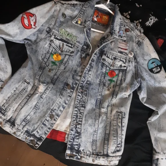 Upcoming!Quick update showing a few of the pieces to be photographed on the 15th - Picture 2 of 16